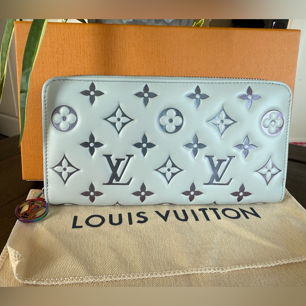 **RARE** Like New LV Coussin SKI Zippy Wallet (Japan Exclusive)